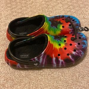 NWOT Crocs Classic Fuzz-Lined Tie Dye Size 11